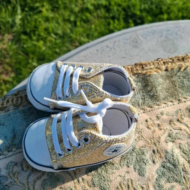 Złote buciki glamour Miękkie, stylowe, idealne na prezent dl