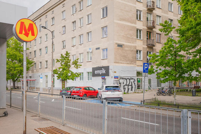 2 pokoje z miejscem parkingowym obok metra Stare Bielany