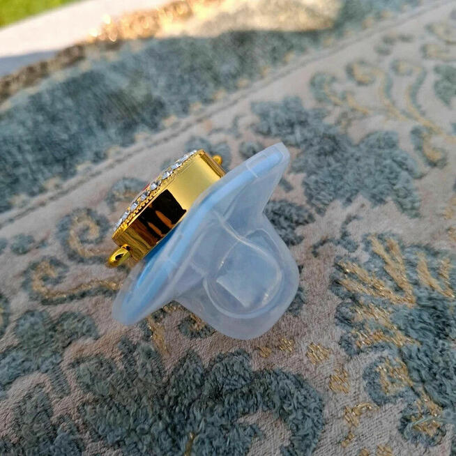 Smoczek dla chłopca I Mum – nowy, złoty, z kryształkami, ide