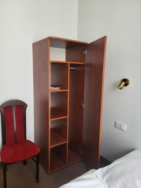 Używane meble hotelowe w dobrej cenie - okazja