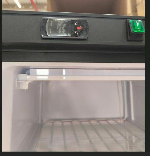 ZAMRAŻARKA PIONOWA XF-600 HC CZARNA