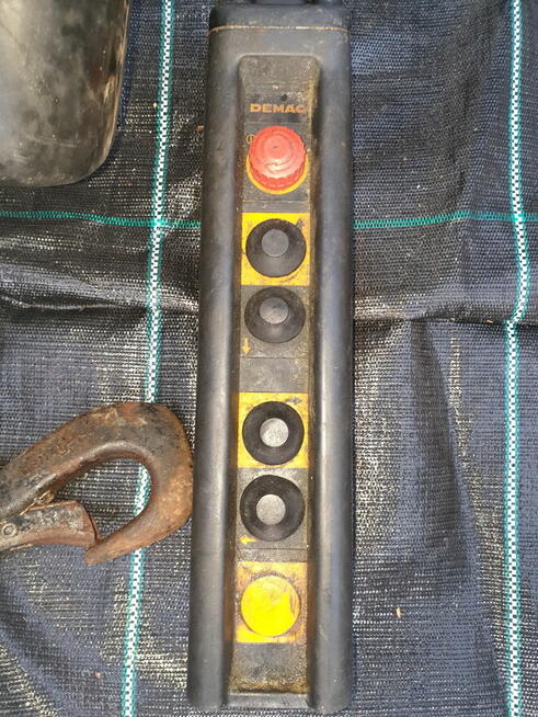 Wciągnik łańcuchowy Mannesmann Demag z silnikiem