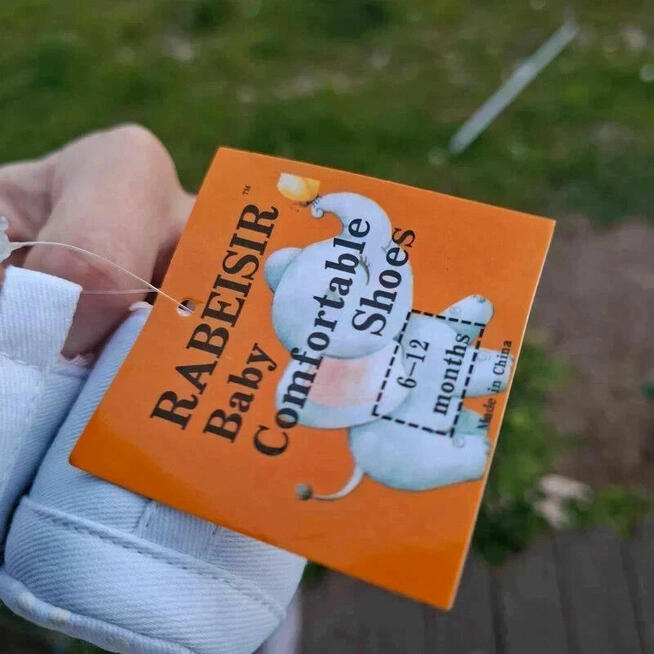 Białe buciki niemowlęce z kwiatkami – nowe, rozmiar 17, prez