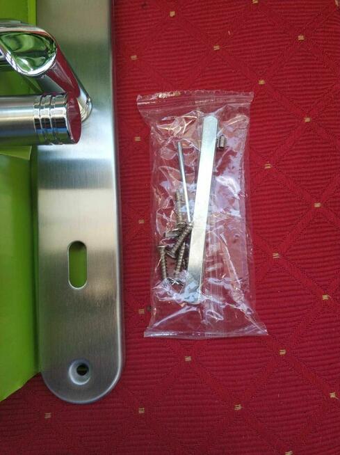 Wysokiej Jakości Klamka do Drzwi Easy H857 srebrna z szyldem