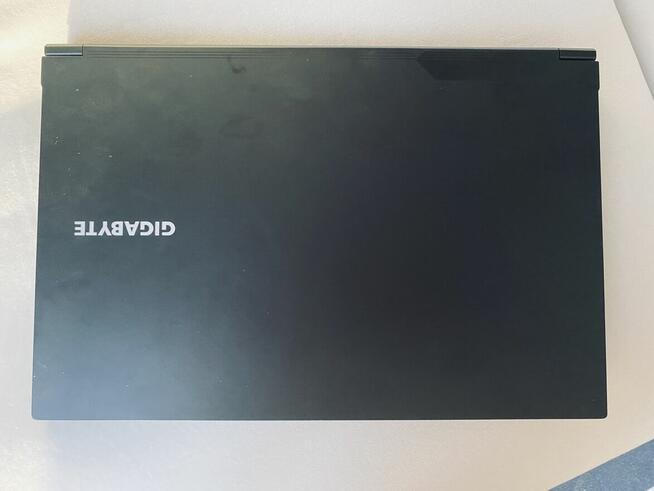 Gigabyte G5 KF-5 z RTX 4060 – Laptop gamingowy w świetnym st
