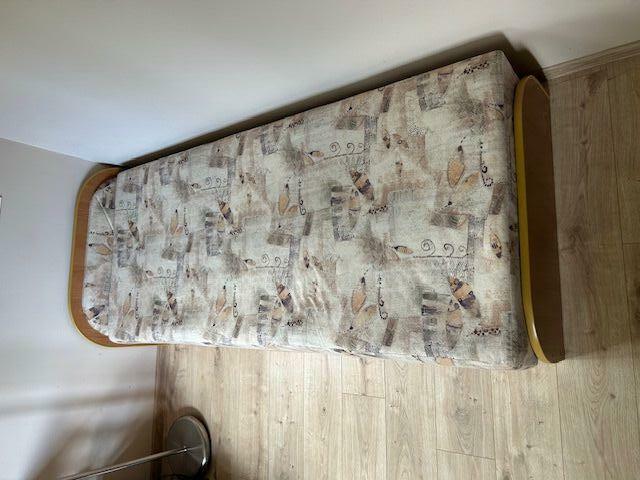 Tapczan jednoosobowy