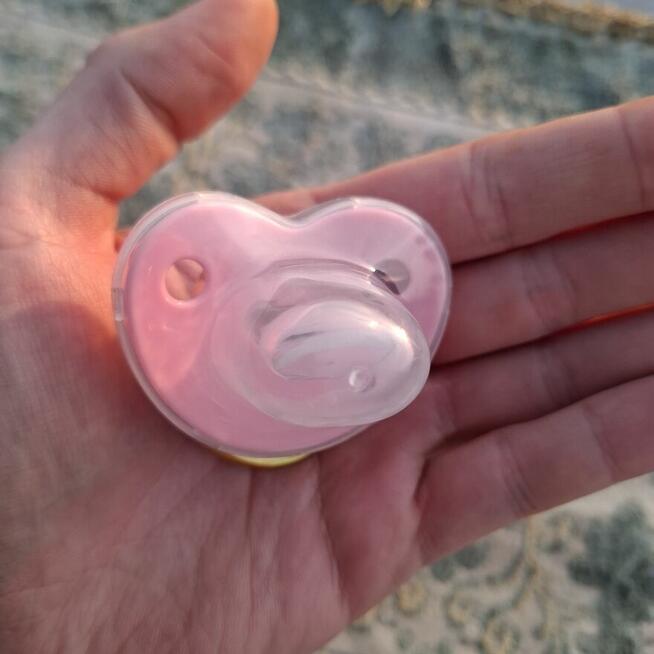 Smoczek glamour z serduszkiem – różowo-złoty, nowy, cyrkonie