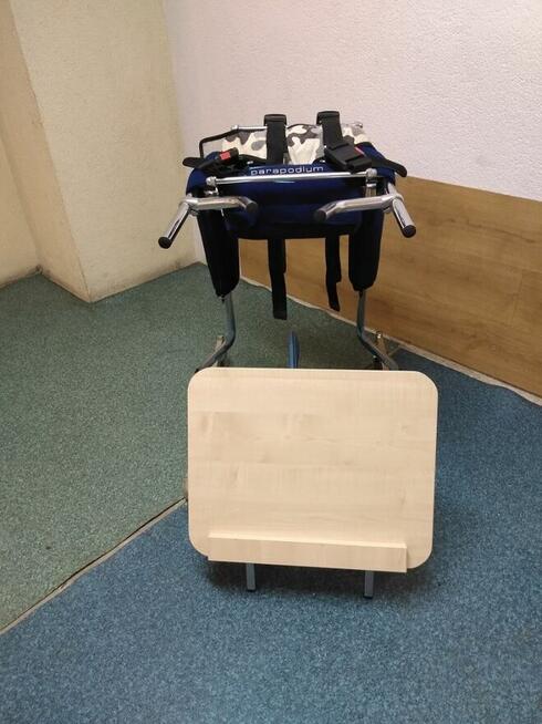 Chodzik - Parapodium Mobilne Vitea Care - ze stolikiem.