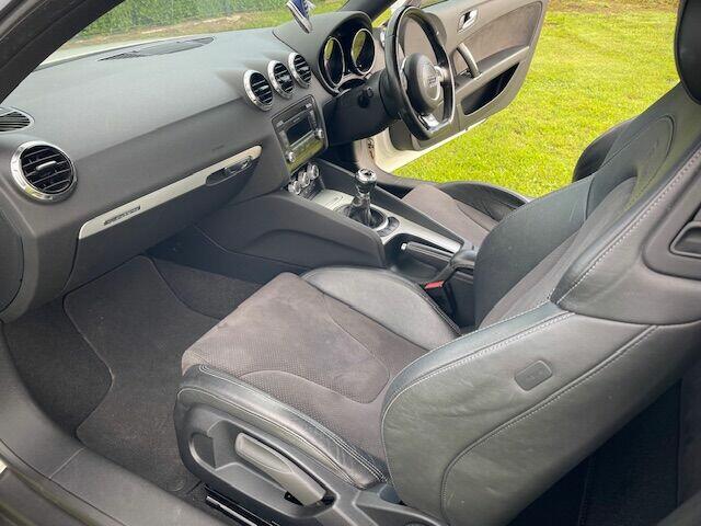 Sprzedam audi TT 2xS-line 2.0tdi 4x4quattro z 2011 roku . Ki