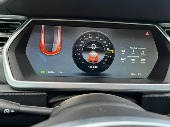 Tesla Model S darmowe ładowanie zadbana sprawna