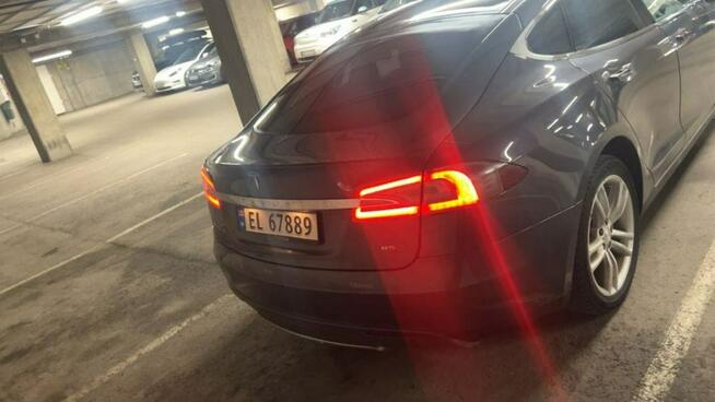 tesla s 85D AWD Darmowe ładowanie