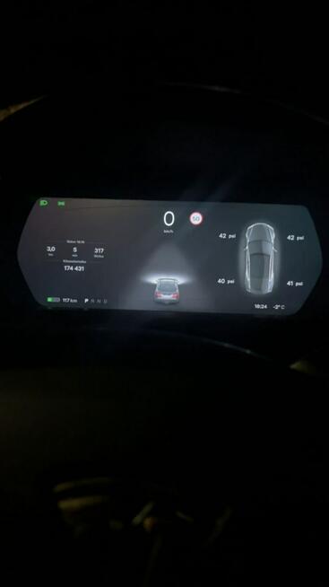 tesla s 85D AWD Darmowe ładowanie