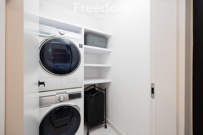 4 pokoje / 2 łazienki / pralnia / taras / loggia