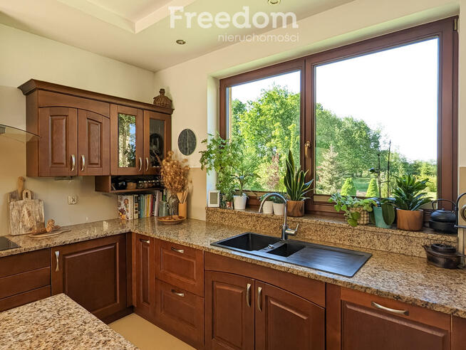 UROCZY DOM - SIEDLISKO W PARKU KAMPINOSKIM