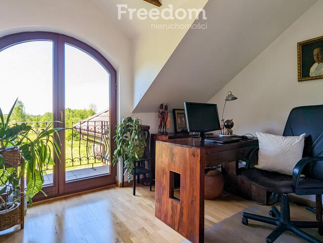 UROCZY DOM - SIEDLISKO W PARKU KAMPINOSKIM