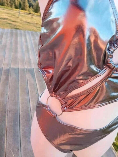 Srebrny strój kąpielowy Nasty Gal – nowy z metką, rozmiar M