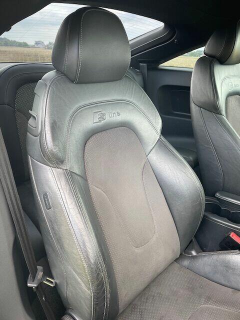 Sprzedam audi TT 2xS-line 2.0tdi 4x4quattro z 2011 roku . Ki