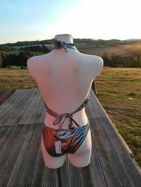 Srebrny strój kąpielowy Nasty Gal – nowy z metką, rozmiar M