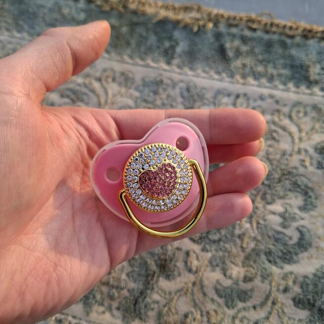 Smoczek glamour z serduszkiem – różowo-złoty, nowy, cyrkonie