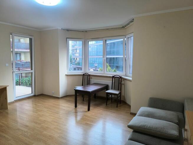 Mieszkanie 3 pokojowe urządzone z balkonem I parkingami