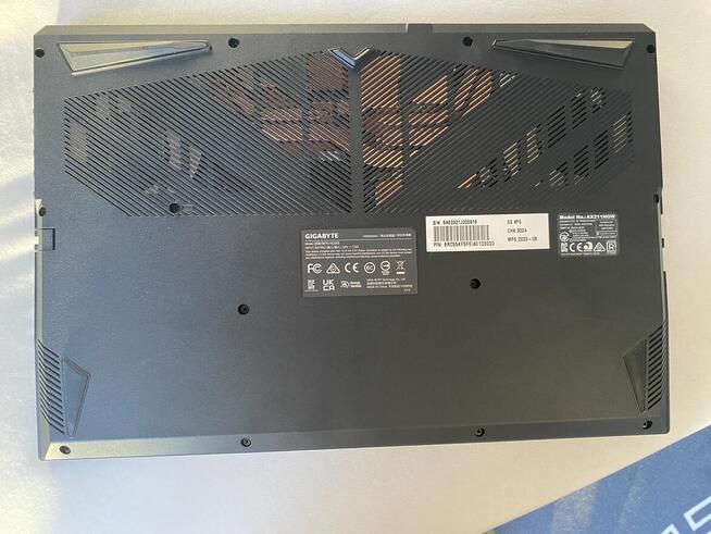 Gigabyte G5 KF-5 z RTX 4060 – Laptop gamingowy w świetnym st