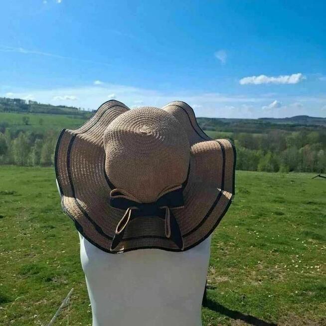 Kapelusz przeciwsłoneczny z kokardą