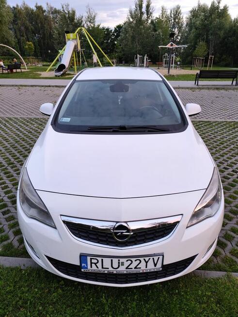 Samochód Opel Astra j 2010/2011 LPG gaz 1.4 100 km bez turbo