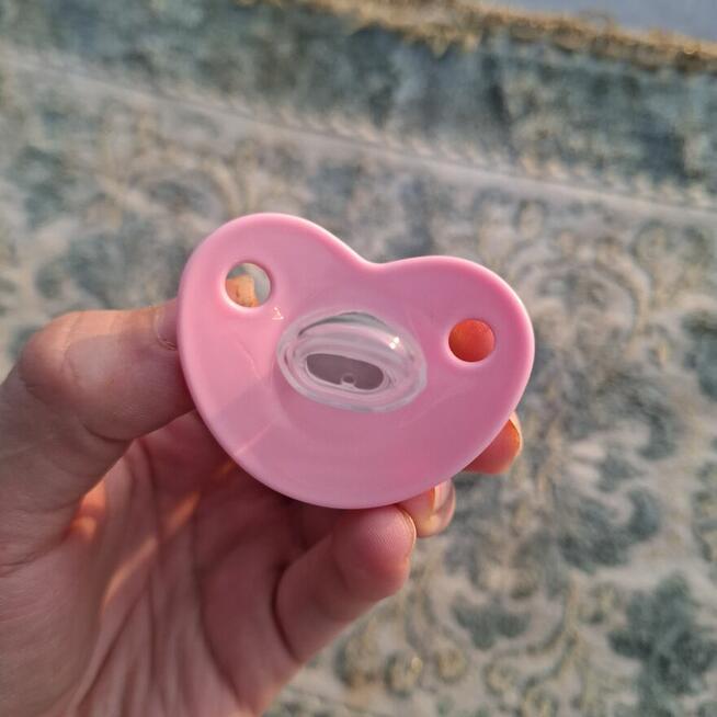 Smoczek glamour z serduszkiem – różowo-złoty, nowy, cyrkonie