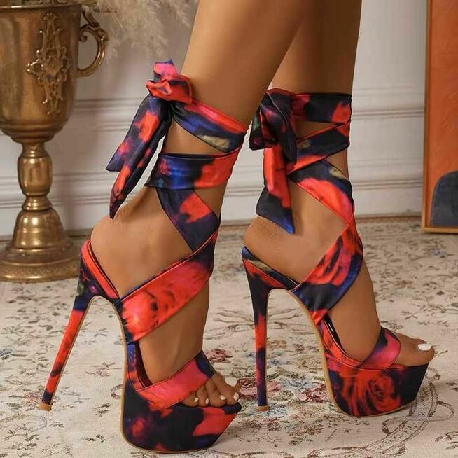 Sandały na wysokim obcasie