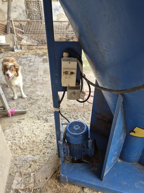 Mieszalnik pasz 1000kg 1 tona Dozamech