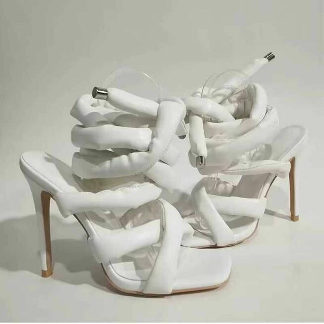 Czółenka wiązane kolory