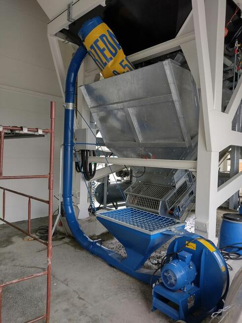 Transporter ziarna, kukurydzy i materiałów sypkich