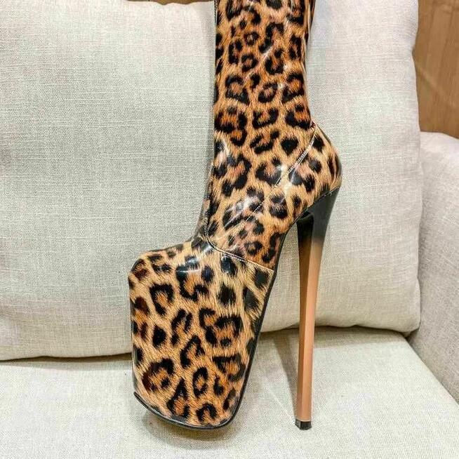 Kozaki na wysokim obcasie 19 cm panterka