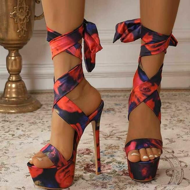 Sandały na wysokim obcasie