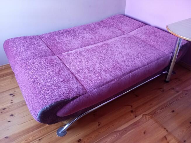 Piękna rozkładana kanapa z funkcją spania