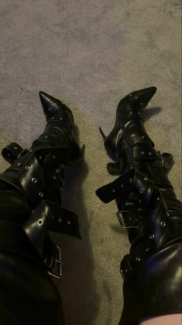 Kozaki z klamrą Wysokie kolory