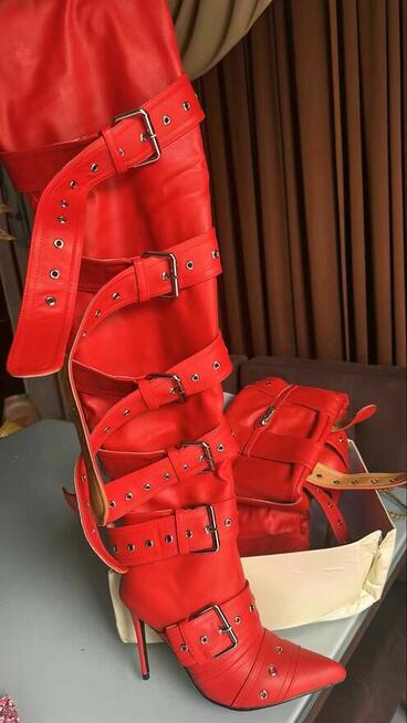 Kozaki z klamrą Wysokie kolory