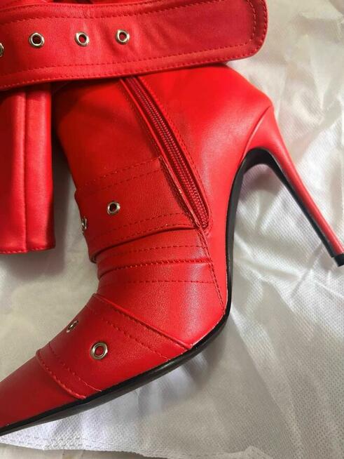 Kozaki z klamrą Wysokie kolory