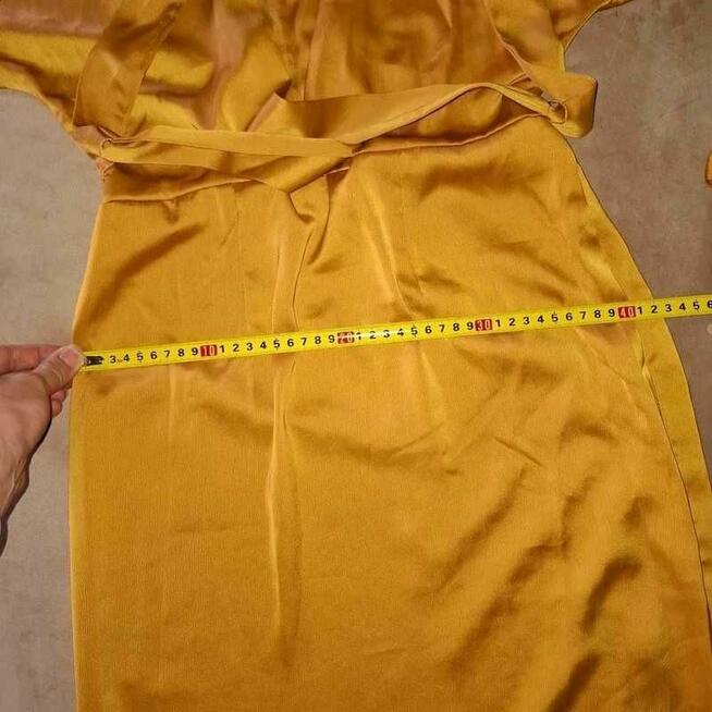 Sukienka satynowa ASOS musztardowa nowa bez metki rozmiar S