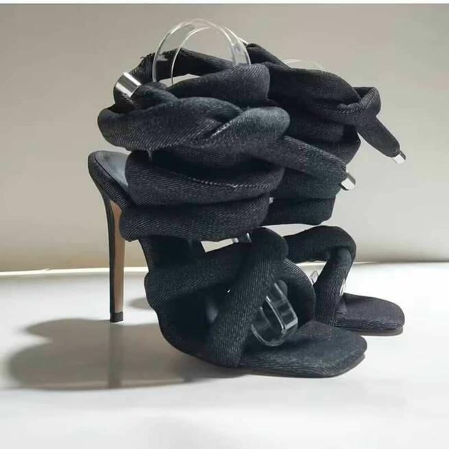 Czółenka wiązane kolory