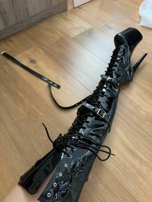 Kozaki za kolano wiązane czarne