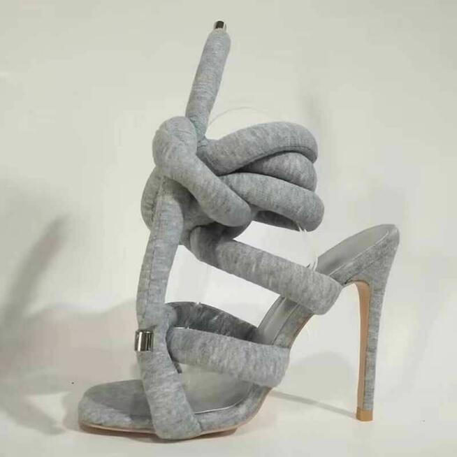 Czółenka wiązane kolory