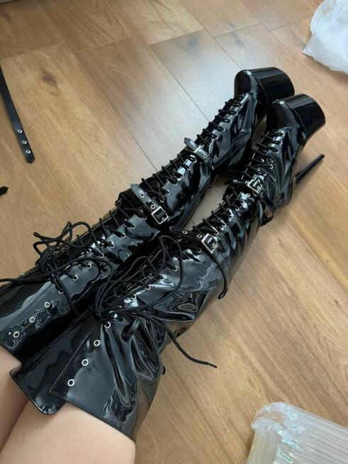 Kozaki za kolano wiązane czarne