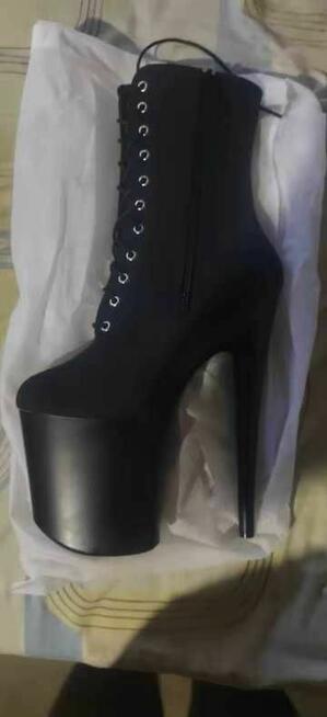 Kozaki na platformie sznurowane czarne