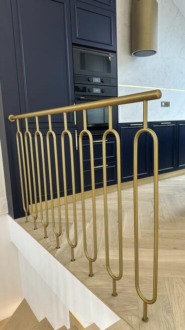 BALUSTRADY SCHODY STAŁ NIERDZEWNA LAKIEROWANA