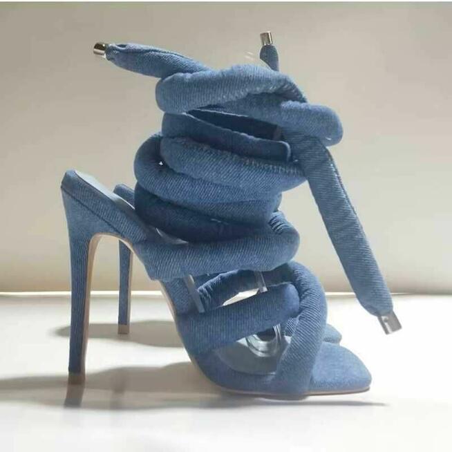 Czółenka wiązane kolory