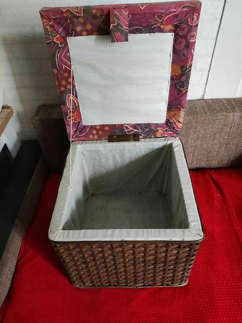 Pufa Taboret skrzynia pojemnik drewniana z wikliny wiklinowa