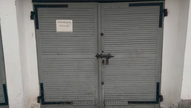 Sprzedam dwa garaże