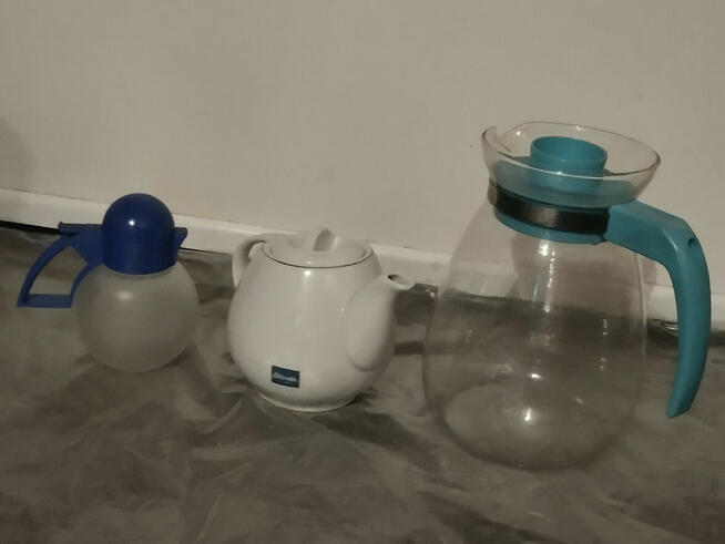 Dzbanki do herbaty. Dzbanuszek do sosów.