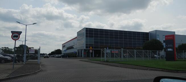 Duży teren przemysłowy przy A2